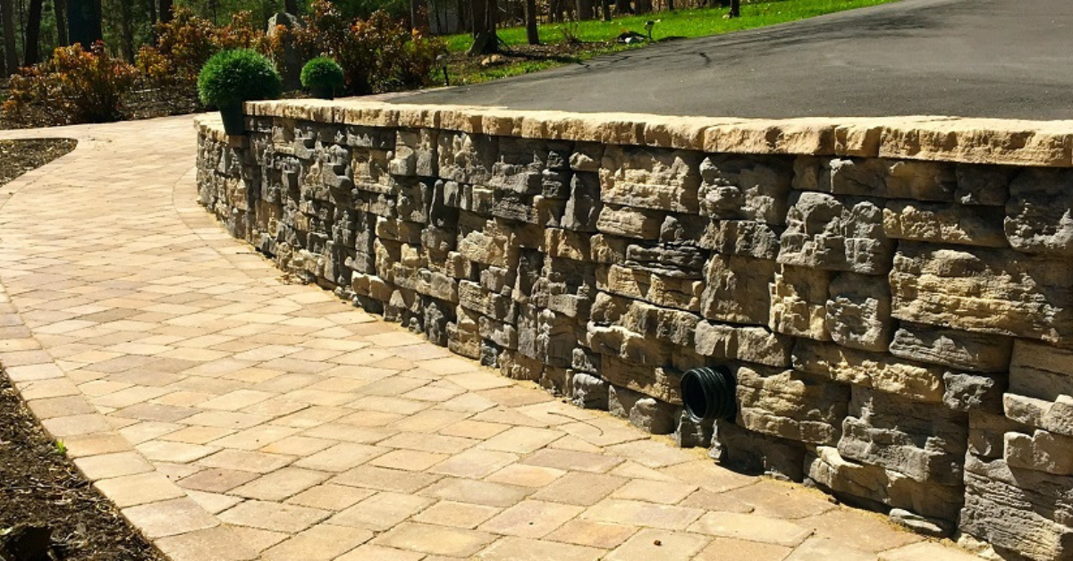 Look Natural with this Stone Wall from Boxley Block, Brick & Hardscapes